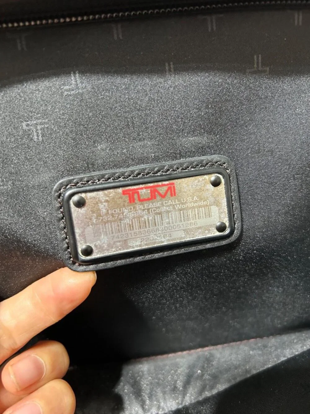 Tumi Alpha 2 Expandable Compact Carry-On Luggage Black Durable Nylon